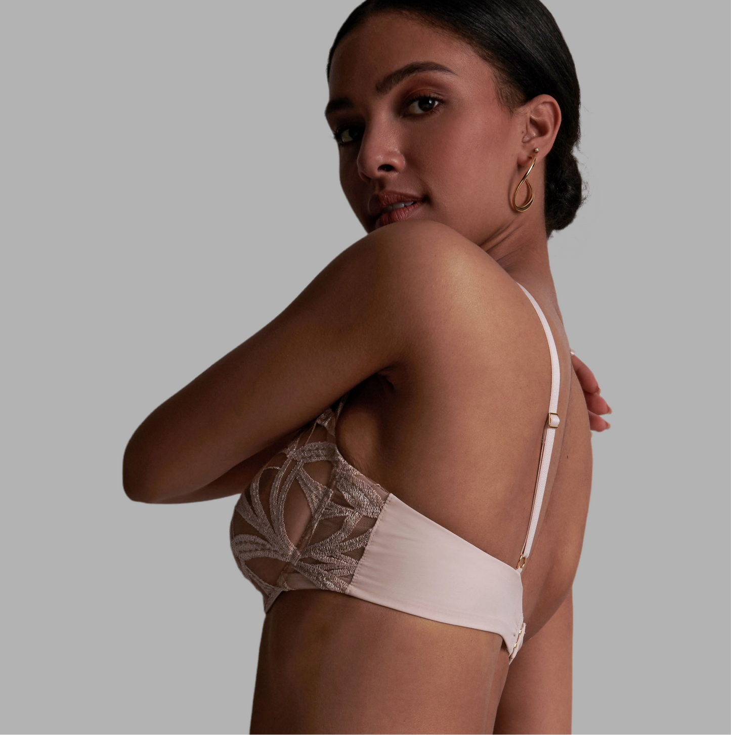 Soutien-gorge triangle plongeant AUBADE x ELIE SAAB – élégance haute couture | My Désire