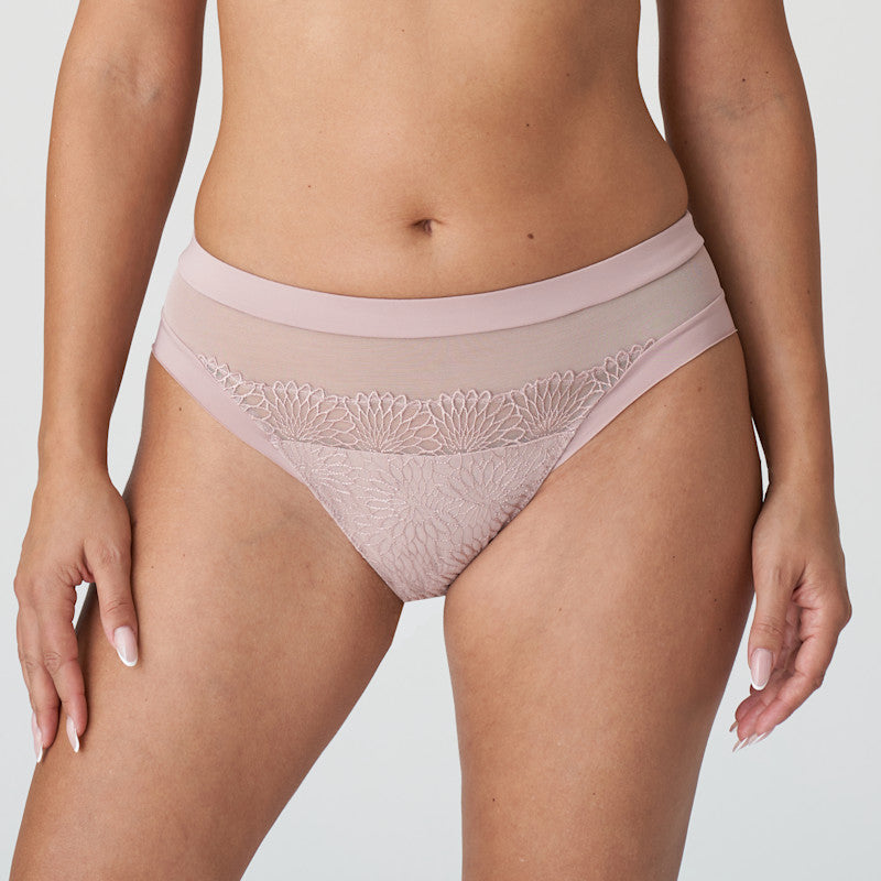 Slip Brésilien en Tulle Bois De Rose Brodé - L’Élégance Du Modèle Sophora -N°354
